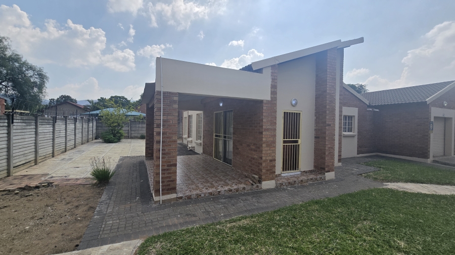 3 Bedroom Property for Sale in Protea Park North West